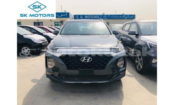 Buy Import Hyundai Santa Fe Green Car in Import - Dubai in Akmecet