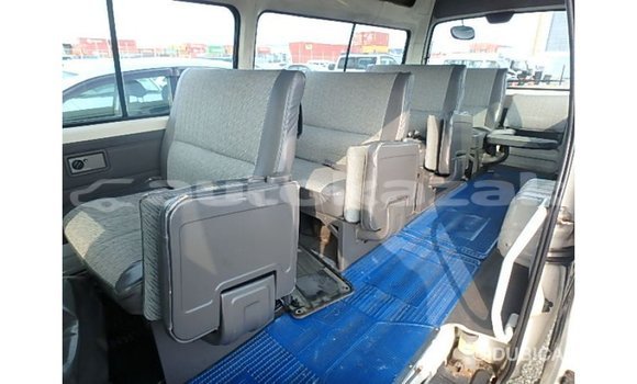 Buy Import Nissan Caravan White Car in Import - Dubai in Akmecet Buy Import Nissan Caravan White Car in Import - Dubai in Akmecet