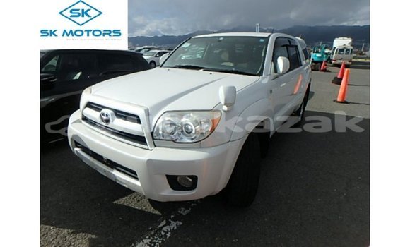 Buy Import Toyota Hilux White Car in Import - Dubai in Akmecet