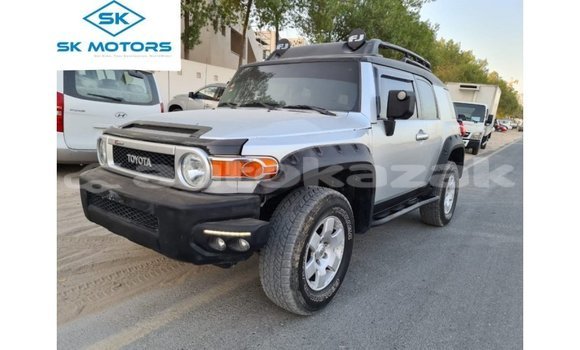 Buy Import Toyota FJ Cruiser Other Car in Import - Dubai in Akmecet