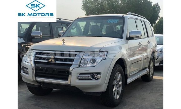 Buy Import Mitsubishi Pajero Black Car in Import - Dubai in Akmecet