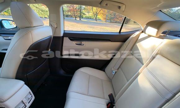 Buy Used Lexus ES White Car in Akadir in Karagandi Buy Used Lexus ES White Car in Akadir in Karagandi