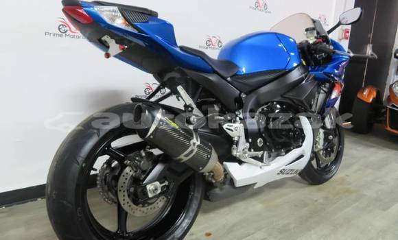 Buy Used Suzuki GSX Blue Bike in Almaty in Almati
