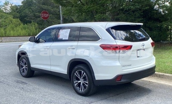 Buy Used Toyota Highlander White Car in Aktau in Karagandi Buy Used Toyota Highlander White Car in Aktau in Karagandi