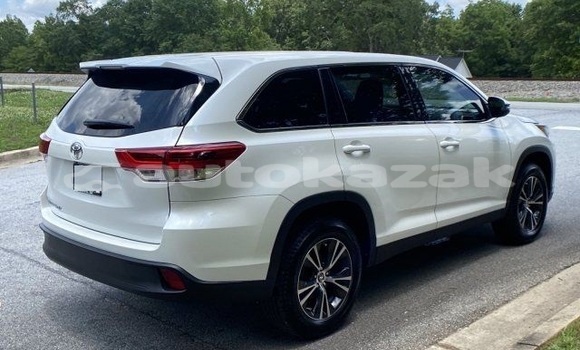 Buy Used Toyota Highlander White Car in Aktau in Karagandi Buy Used Toyota Highlander White Car in Aktau in Karagandi