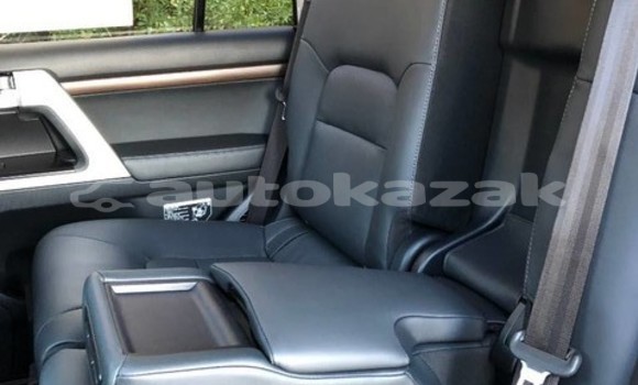 Buy Used Toyota Land Cruiser Silver Car in Aktau in Karagandi Buy Used Toyota Land Cruiser Silver Car in Aktau in Karagandi