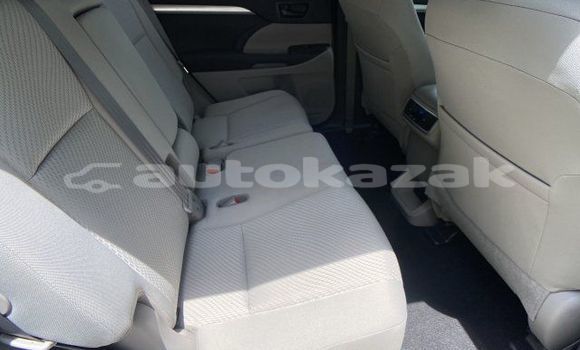 Buy Used Toyota Highlander White Car in Aktau in Karagandi Buy Used Toyota Highlander White Car in Aktau in Karagandi