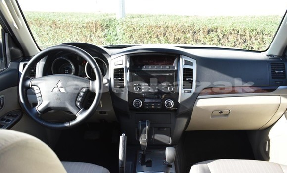Buy Used Mitsubishi Pajero Silver Car in Import - Dubai in Akmecet Buy Used Mitsubishi Pajero Silver Car in Import - Dubai in Akmecet