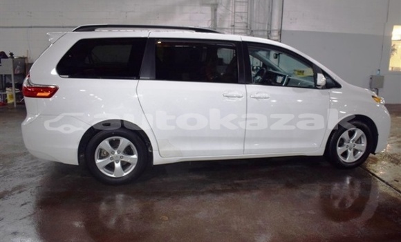 Buy Used Toyota Sienna White Car in Akadir in Karagandi Buy Used Toyota Sienna White Car in Akadir in Karagandi