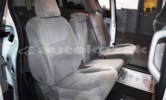 Buy Used Toyota Sienna White Car in Akadir in Karagandi Buy Used Toyota Sienna White Car in Akadir in Karagandi