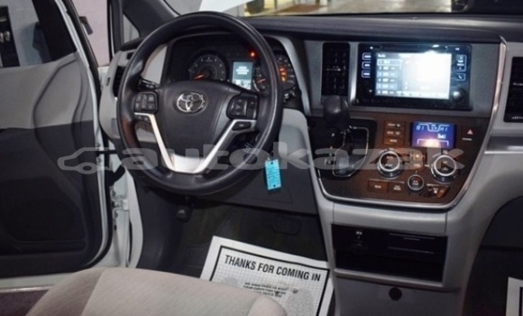 Buy Used Toyota Sienna White Car in Akadir in Karagandi Buy Used Toyota Sienna White Car in Akadir in Karagandi