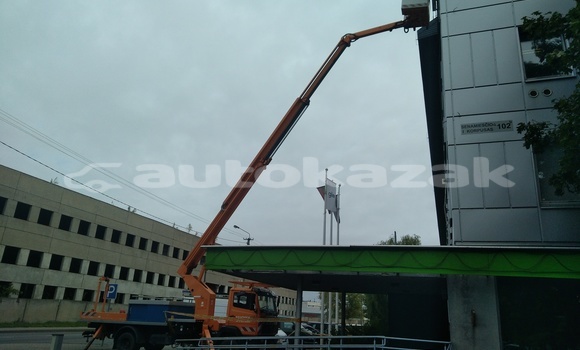 Buy Used Mercedes‒Benz 814 Red Truck in Aktas in Karagandi Buy Used Mercedes‒Benz 814 Red Truck in Aktas in Karagandi