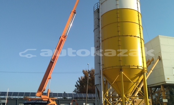 Buy Used Mercedes‒Benz 814 Red Truck in Aktas in Karagandi Buy Used Mercedes‒Benz 814 Red Truck in Aktas in Karagandi