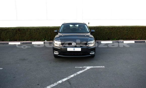 Buy Used Volkswagen Tiguan Silver Car in Import - Dubai in Akmecet