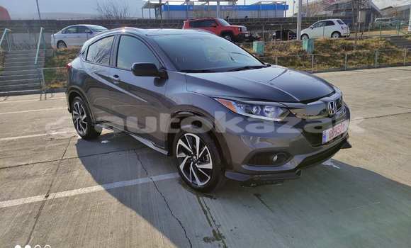 Buy Import Honda HR–V Silver Car in Almati in Almati Buy Import Honda HR–V Silver Car in Almati in Almati