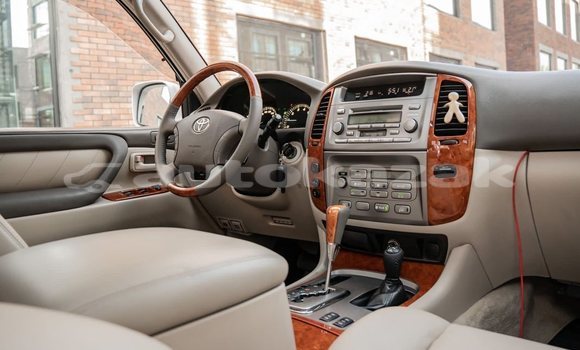 Buy Used Toyota Land Cruiser White Car in Almaty in Almati Buy Used Toyota Land Cruiser White Car in Almaty in Almati