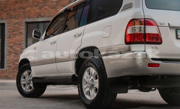 Buy Used Toyota Land Cruiser White Car in Almaty in Almati Buy Used Toyota Land Cruiser White Car in Almaty in Almati