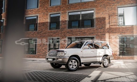 Buy Used Toyota Land Cruiser White Car in Almaty in Almati Buy Used Toyota Land Cruiser White Car in Almaty in Almati