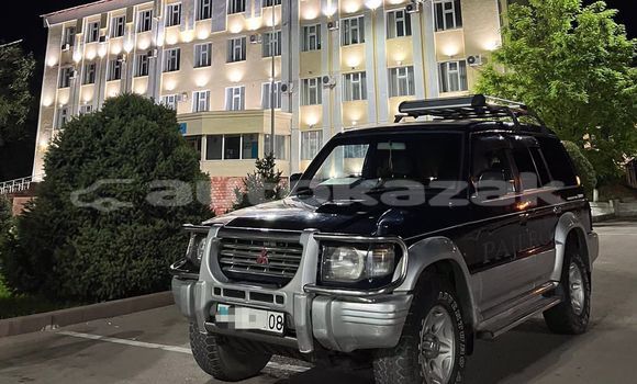 Buy Used Mitsubishi Pajero Blue Car in Almaty in Almati Buy Used Mitsubishi Pajero Blue Car in Almaty in Almati