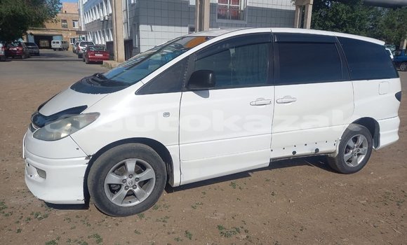 Buy Used Toyota Estima White Car in Kostanay in Kostanay
