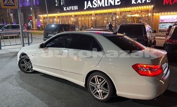 Buy Used Mercedes-Benz E-klasse White Car in Almaty in Almati Buy Used Mercedes-Benz E-klasse White Car in Almaty in Almati