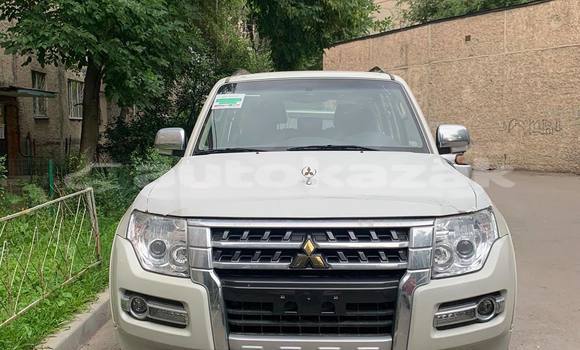 Buy New Mitsubishi Pajero White Car in Almaty in Almati Buy New Mitsubishi Pajero White Car in Almaty in Almati