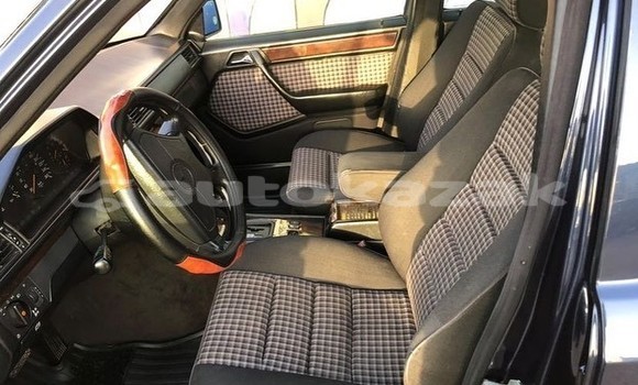 Buy Used Mercedes-Benz E-Classe Black Car in Almaty in Almati Buy Used Mercedes-Benz E-Classe Black Car in Almaty in Almati