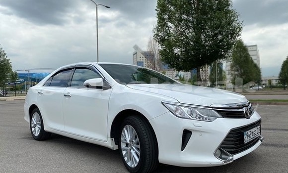 Buy Used Toyota Camry White Car in Almaty in Almati