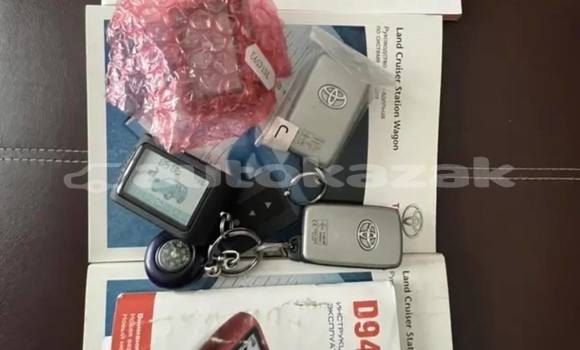 Buy Used Toyota Land Cruiser White Car in Almaty in Almati Buy Used Toyota Land Cruiser White Car in Almaty in Almati