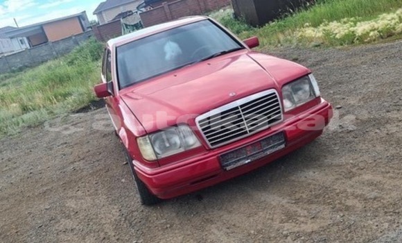 Buy Used Mercedes-Benz E-klasse Red Car in Almaty in Almati Buy Used Mercedes-Benz E-klasse Red Car in Almaty in Almati