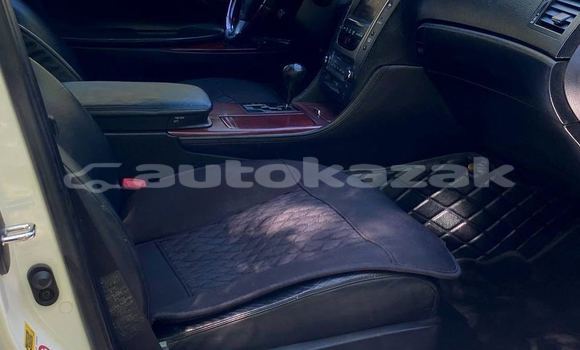 Buy Used Lexus ES White Car in Almaty in Almati Buy Used Lexus ES White Car in Almaty in Almati