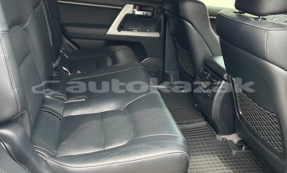 Buy Used Toyota Land Cruiser White Car in Almaty in Almati Buy Used Toyota Land Cruiser White Car in Almaty in Almati