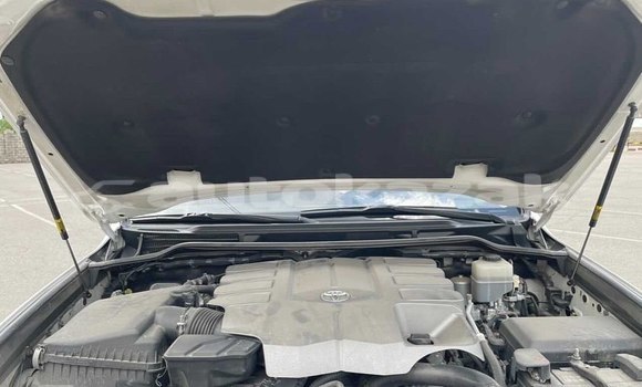 Buy Used Toyota Land Cruiser White Car in Almaty in Almati Buy Used Toyota Land Cruiser White Car in Almaty in Almati
