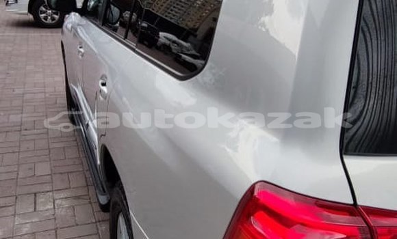 Buy Used Toyota Land Cruiser Silver Car in Almaty in Almati Buy Used Toyota Land Cruiser Silver Car in Almaty in Almati