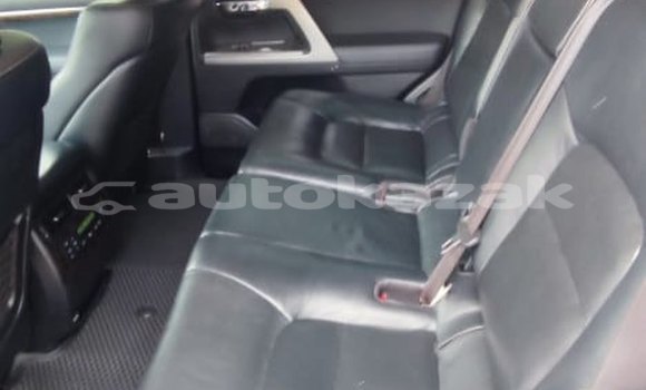 Buy Used Toyota Land Cruiser Silver Car in Almaty in Almati Buy Used Toyota Land Cruiser Silver Car in Almaty in Almati