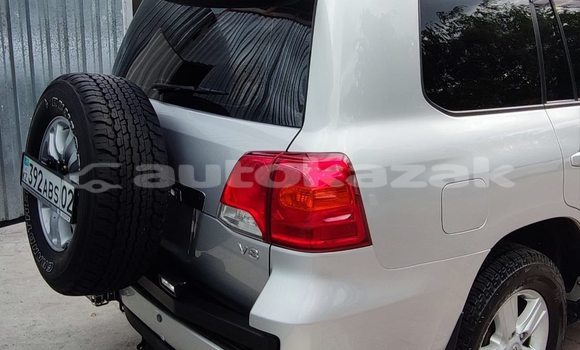 Buy Used Toyota Land Cruiser Silver Car in Almaty in Almati Buy Used Toyota Land Cruiser Silver Car in Almaty in Almati