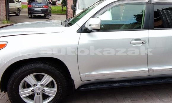 Buy Used Toyota Land Cruiser Silver Car in Almaty in Almati Buy Used Toyota Land Cruiser Silver Car in Almaty in Almati