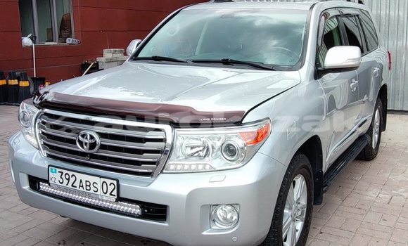 Buy Used Toyota Land Cruiser Silver Car in Almaty in Almati Buy Used Toyota Land Cruiser Silver Car in Almaty in Almati
