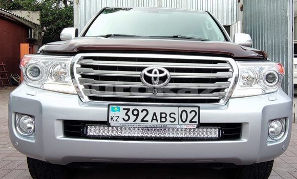 Buy Used Toyota Land Cruiser Silver Car in Almaty in Almati Buy Used Toyota Land Cruiser Silver Car in Almaty in Almati