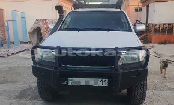 Buy Used Toyota Hilux White Car in Almaty in Almati Buy Used Toyota Hilux White Car in Almaty in Almati