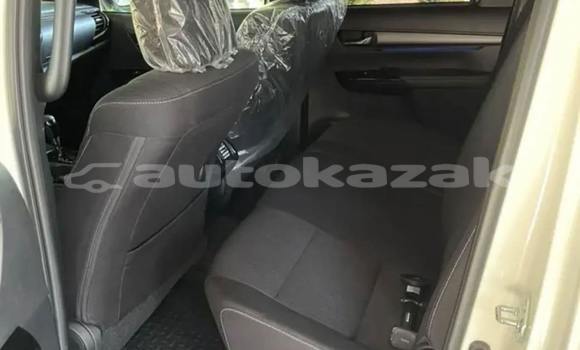 Buy Used Toyota Hilux White Car in Almaty in Almati Buy Used Toyota Hilux White Car in Almaty in Almati