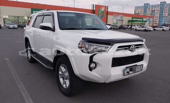 Buy Used Toyota 4Runner White Car in Aktau in Mankistau Buy Used Toyota 4Runner White Car in Aktau in Mankistau