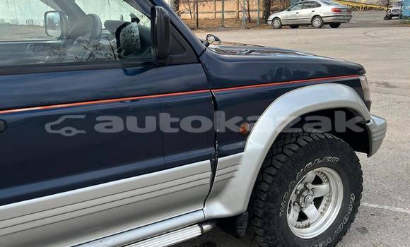 Buy Used Mitsubishi Pajero Blue Car in Almaty in Almati Buy Used Mitsubishi Pajero Blue Car in Almaty in Almati