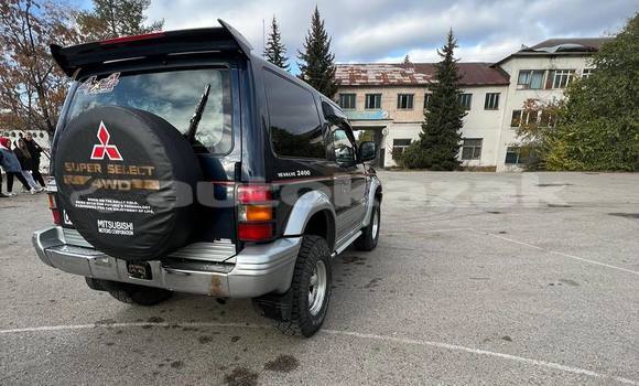Buy Used Mitsubishi Pajero Blue Car in Almaty in Almati Buy Used Mitsubishi Pajero Blue Car in Almaty in Almati