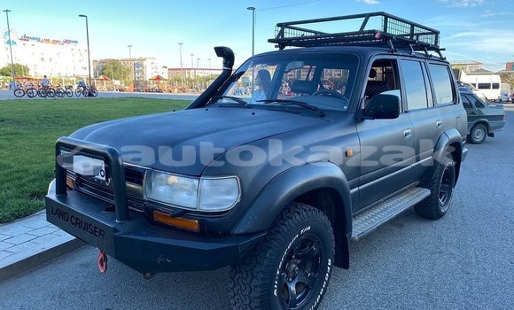 Buy Used Toyota Land Cruiser Black Car in Atyrau in Atirau Buy Used Toyota Land Cruiser Black Car in Atyrau in Atirau