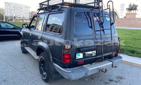 Buy Used Toyota Land Cruiser Black Car in Atyrau in Atirau Buy Used Toyota Land Cruiser Black Car in Atyrau in Atirau