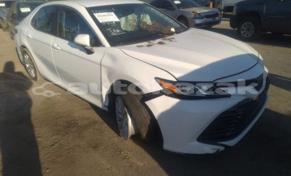 Buy Used Toyota Camry White Car in Atbasar in Akmola