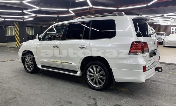 Buy Used Lexus LX 570 White Car in Almaty in Almati