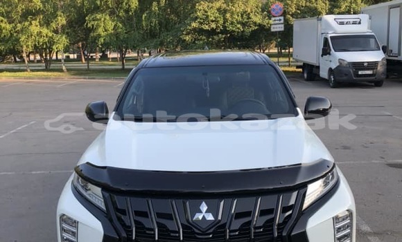 Buy Used Mitsubishi Montero Sport White Car in Astana in Akmola