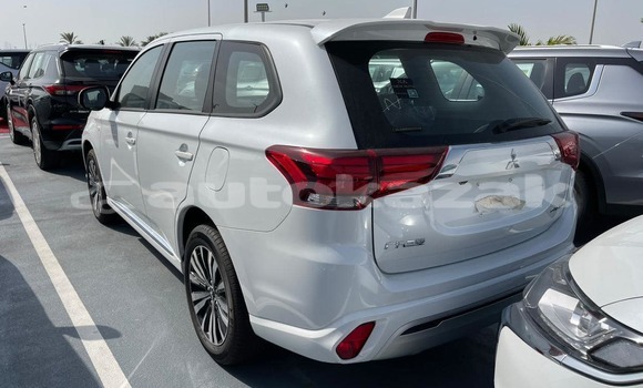 Buy Used Mitsubishi Outlander White Car in Astana in Akmola Buy Used Mitsubishi Outlander White Car in Astana in Akmola